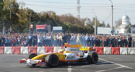 Carton-plein-pour-Renault-a-Bucarest