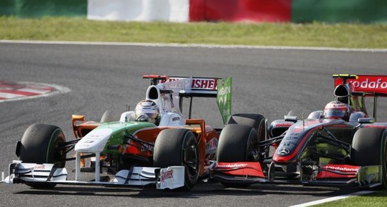 Renault-discute-activement-avec-Sutil-et-Kovalainen