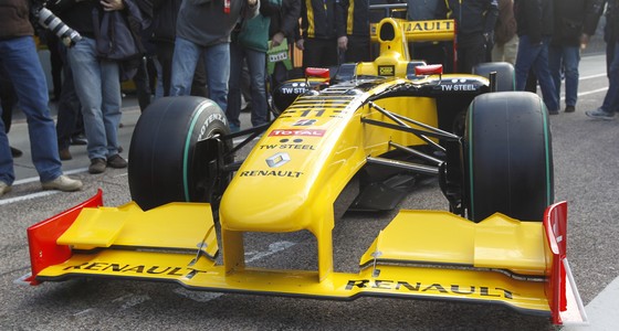 Renault-F1-R30-A-peine-arrivee-deja-amelioree