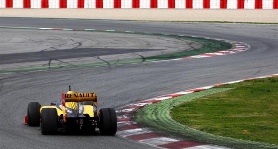 Un-diffuseur-extreme-pour-la-Renault-F1-R30-a-Bahrein