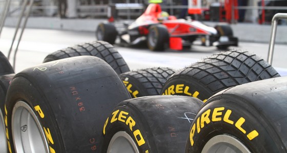 Pirelli-en-Formule-1-en-2011-Horner-confirme