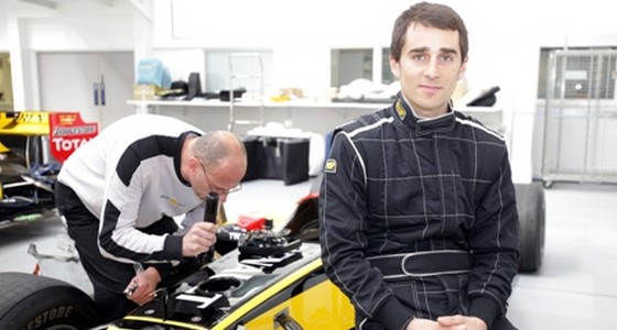 Nicolas-Prost-moule-son-baquet-chez-Renault-F1