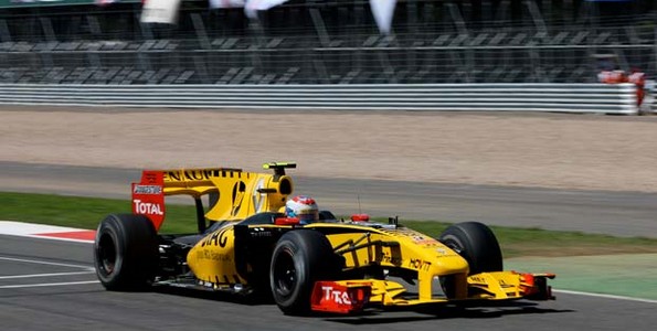 Renault-apporte-un-soutien-total-a-Vitaly-Petrov