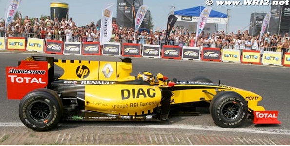 Rob-White-fait-le-point-sur-la-situation-moteur-du-Renault-F1-Team