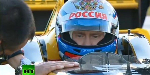 Vladimir-Poutine-au-volant-d-une-Renault-F1