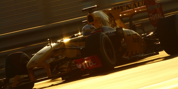 Le-Renault-F1-Team-a-teste-quelques-elements-pour-2011