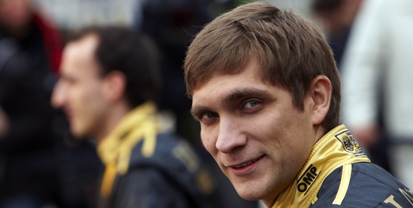 Vitaly-Petrov-se-felicite-des-progres-realises-par-son-equipe