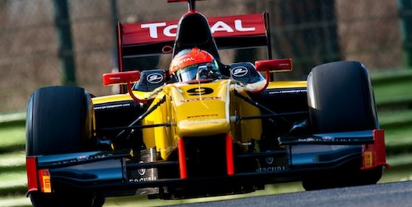 GP2-Asia-Imola-Romain-Grosjean-realise-le-hat-trick