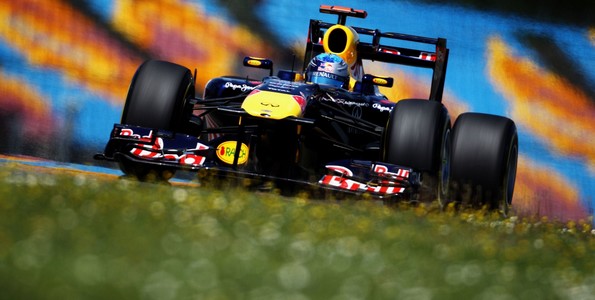 Turquie-Course-Red-Bull-Renault-signe-le-double