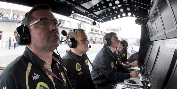 Eric-Boullier-s-attend-a-ce-que-Silverstone-convienne-a-la-R31