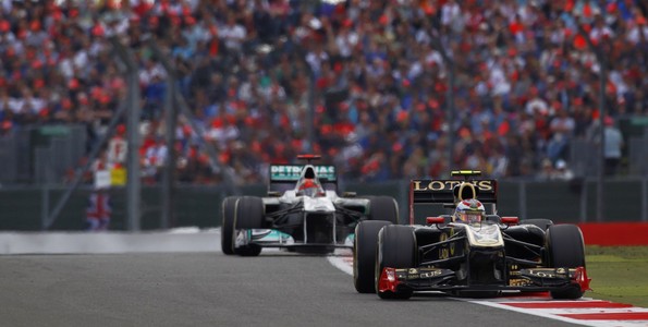 Lotus-Renault-GP-revoit-sa-copie-en-matiere-d-echappements