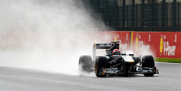 Team-Lotus-Renault-satisfait-malgre-la-pluie