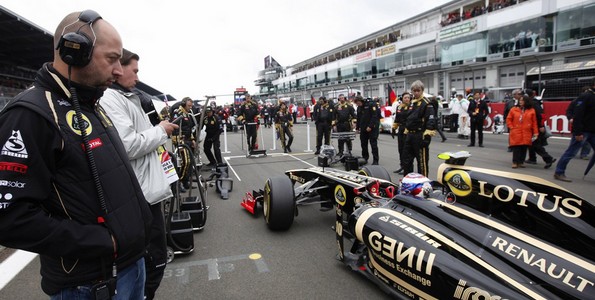 Le-simulateur-du-Lotus-Renault-GP-disponible-en-mars