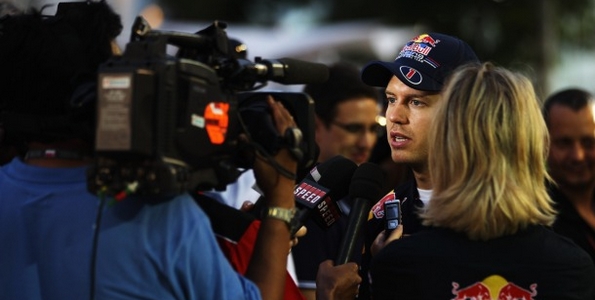 Le-Red-Bull-Racing-repond-present-a-Singapour