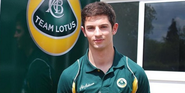 Alexander-Rossi-avec-Team-Lotus-lors-des-Rookie-Days