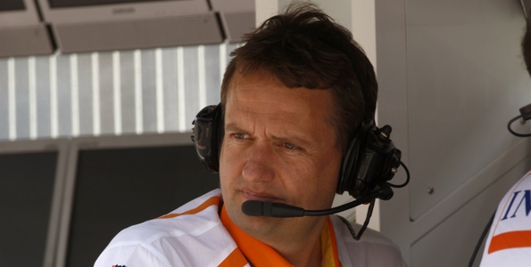 Steve-Nielsen-rejoint-Team-Lotus-au-rang-de-directeur-sportif