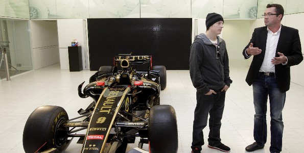 Kimi-Raikkonen-effectue-sa-premiere-visite-a-Enstone