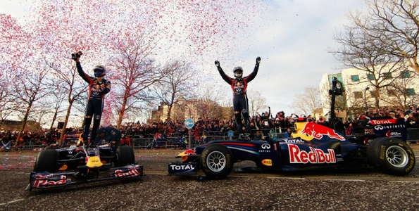 Revivez-en-video-le-show-du-Red-Bull-Racing-a-Milton-Keynes