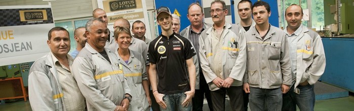 Romain-Grosjean-de-passage-a-l-usine-Renault-de-Cleon