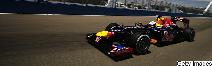 Red-Bull-Renault-aux-deux-extremes