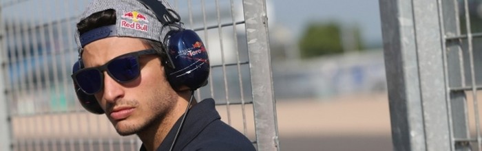 Carlos-Sainz-Jr-impressionne-a-Silverstone