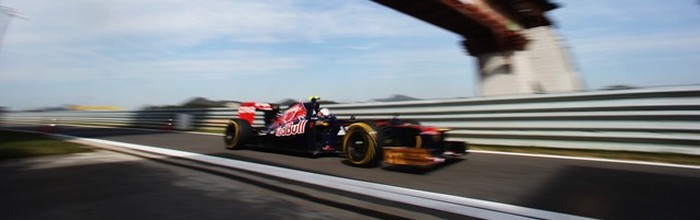 Officiel-Vergne-et-Kvyat-chez-Toro-Rosso-Renault-en-2014