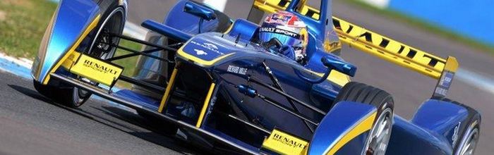 FE-carton-plein-du-team-e-dams-Renault-au-Donington-Park