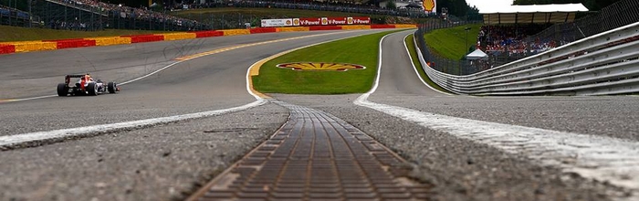 Red-Bull-Renault-s-en-sort-bien-sous-la-pluie