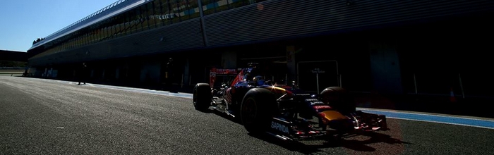 Toro-Rosso-Renault-fait-le-boulot-Red-Bull-Renault-en-attente