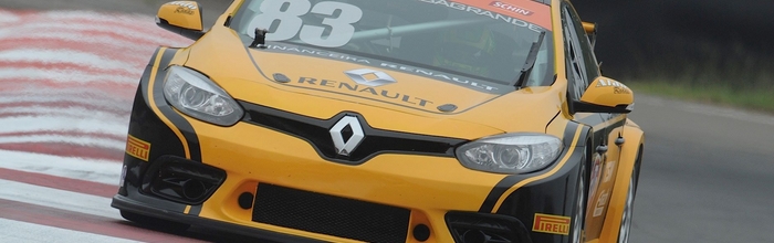 Rubens-Barrichello-avec-Renault-a-la-Copa-de-las-Marcas