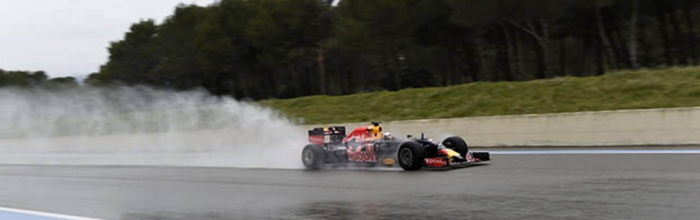 Essais-Pirelli-J1-Daniel-Ricciardo-mene-la-danse