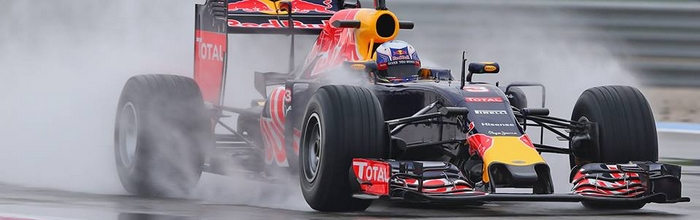 Essais-Pirelli-J2-Sebastien-Vettel-prend-la-releve