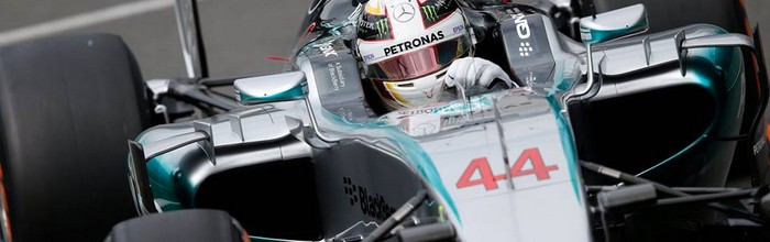 Silverstone-J1-Un-vendredi-aux-couleurs-de-Lewis-Hamilton