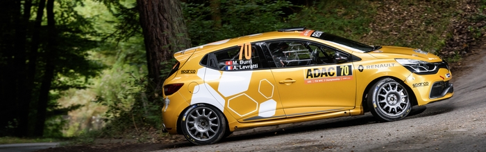 Renault-Sport-Rally-Team-passe-a-cote-du-rallye-d-Allemagne