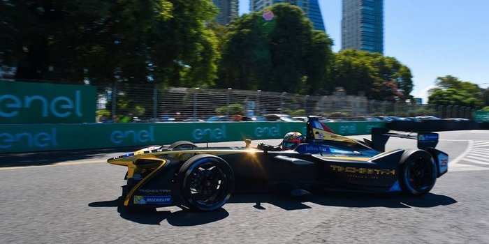 La-machine-Techeetah-se-met-en-marche