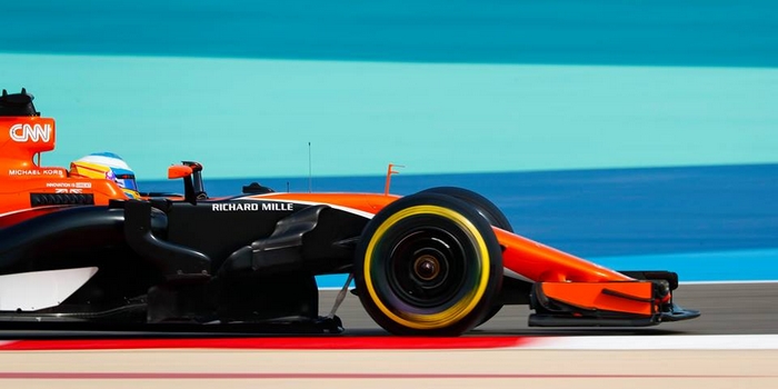 Fernando-Alonso-tarde-a-signer-avec-McLaren-Renault