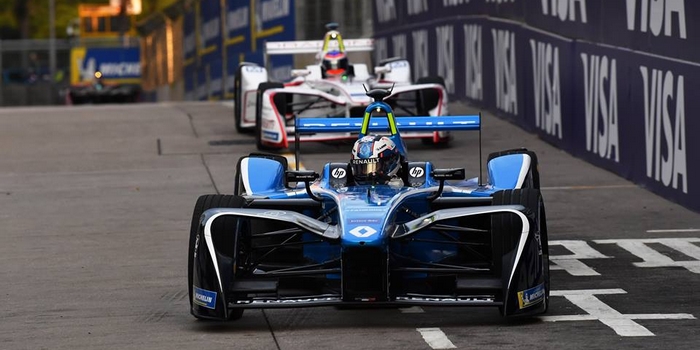 Le-protege-de-Nissan-Mitsunori-Takaboshi-teste-par-Renault-e-Dams