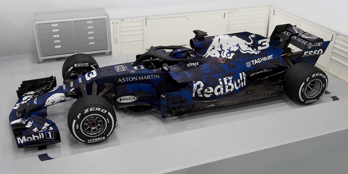 Red-Bull-ouvre-le-bal-des-presentations-et-devoile-la-RB14