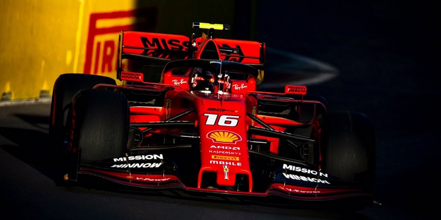 Baku-EL-3-Ferrari-frappe-fort-avant-les-qualifications