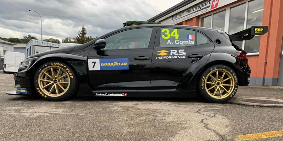 Renault-s-offre-un-nouveau-pilote-en-WTCR-et-une-version-TC4-de-la-Megane