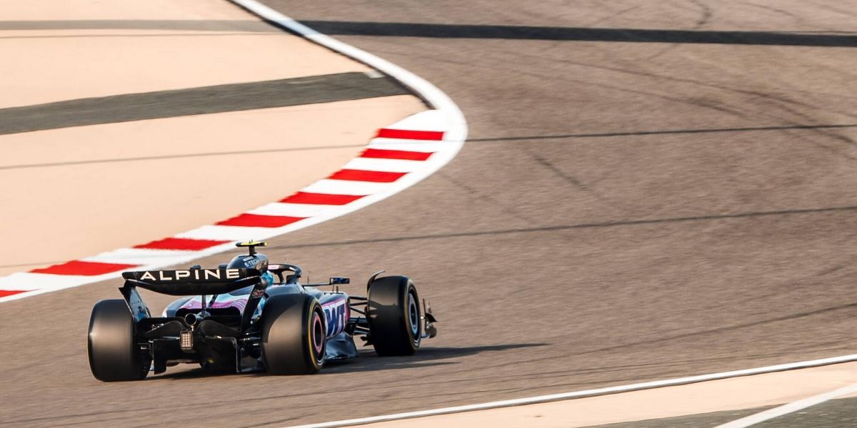 La-Formule-1-lance-sa-saison-a-Bahrein-Alpine-Renault-a-la-traine