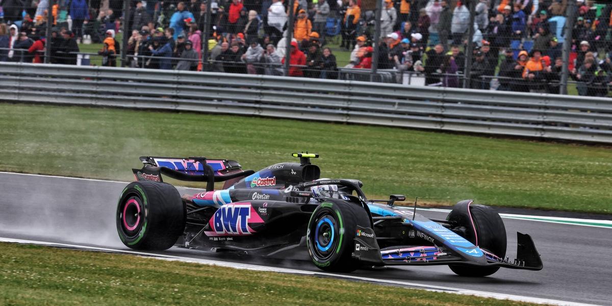 Alpine-s-est-noyee-dans-la-pluie-britannique-de-Silverstone