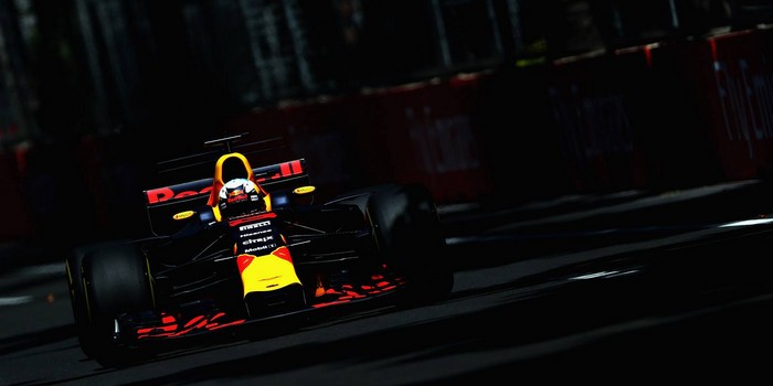 Bakou-Course-Ricciardo-Red-Bull-et-Renault-victoire