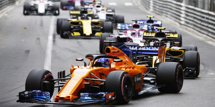 Un-dimanche-a-oublier-pour-McLaren-Renault