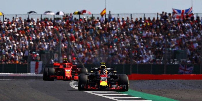 Red-Bull-loin-du-compte-a-Silverstone