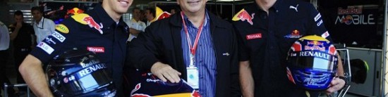 Carlos-Ghosn-felicite-Red-Bull-Racing-et-Viry-Chatillon