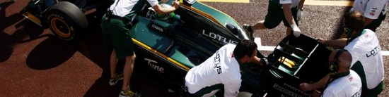 La-nouvelle-Team-Lotus-Renault-en-cours-d-assemblage