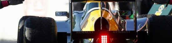 Un-probleme-de-boite-de-vitesse-pour-le-Team-Lotus-Renault