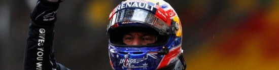 Mark-Webber-se-paye-Fernando-Alonso-et-Silverstone