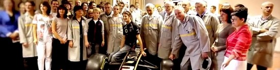 Romain-Grosjean-visite-l-usine-Renault-de-Novo-Mesto